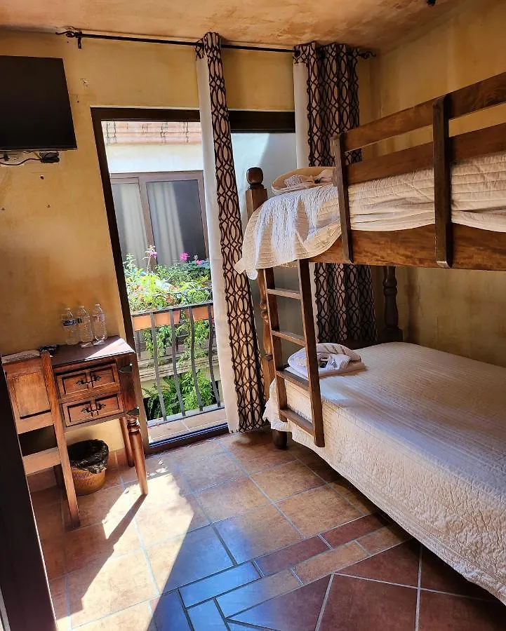 Hotel Y Restaurante Innsbruck Antigua 3*,  Guatemala
