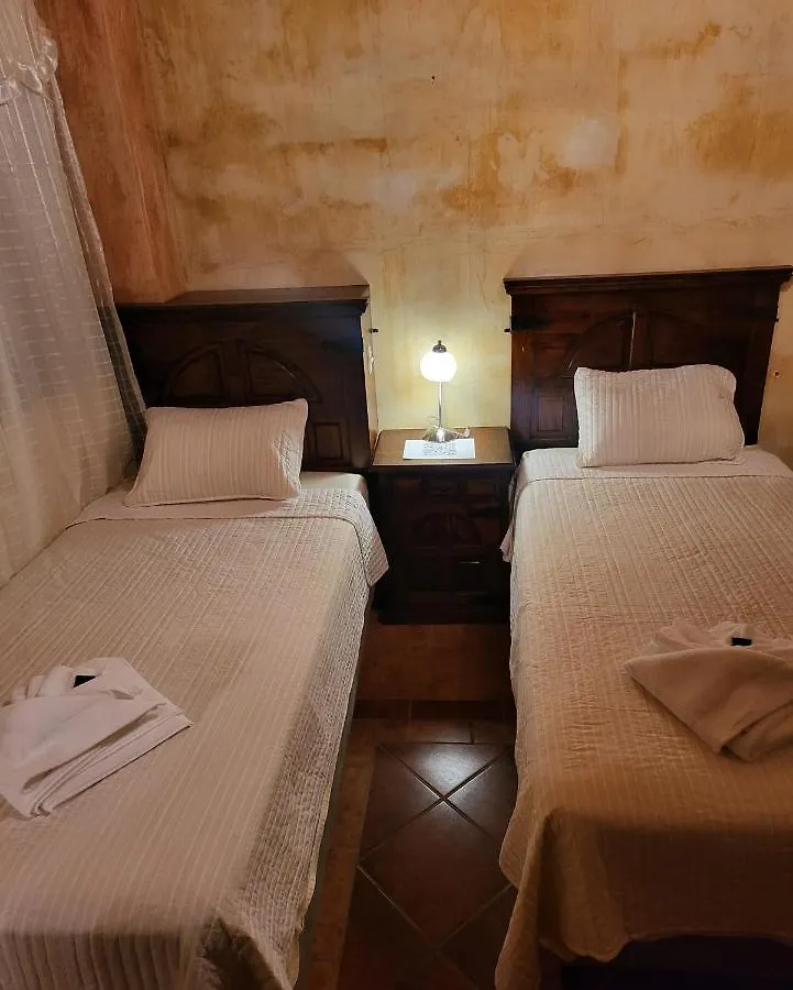 Hotel Y Restaurante Innsbruck Antigua 3*,