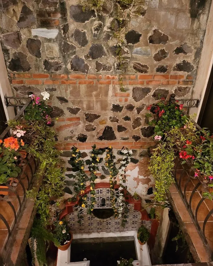 Hotel Y Restaurante Innsbruck Antigua 3*,  Guatemala